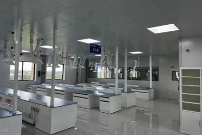 Jakie są przepisy dotyczące stosowania wyciągów laboratoryjnych?